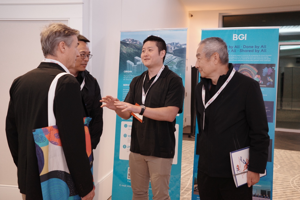 人们站在一起

AI 生成的内容可能不正确。